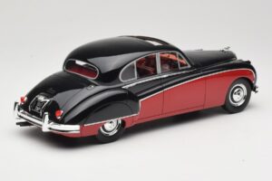 Jaguar Mk VIII Preto & Vermelho Escuro BoS Models 1:18 BOS408 Resina - imagem 2 de 6