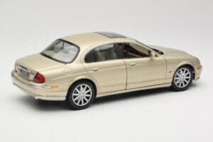 Jaguar S-Type X200 Bronze Maisto 1:18 50332 Metal - imagem 3 de 8