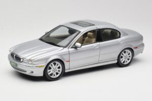 Jaguar X-Type Prata Maisto 1:18 7271328 Metal