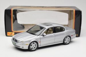 Jaguar X-Type Prata Maisto 1:18 7271328 Metal - imagem 8 de 8