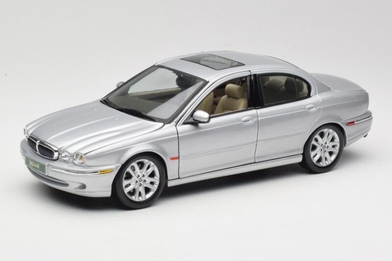 Jaguar X-Type Prata Maisto 1:18 7271328 Metal