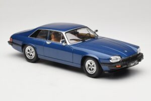 Jaguar XJ-S Azul Road Signature 1:18 92658 Metal - imagem 5 de 8