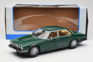 Jaguar XJ Series III Verde Escuro MCG 1:18 MCG18175 Metal - imagem 6 de 6
