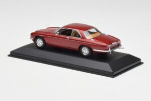 Jaguar XJ12 Coupe Regency Vermelho Minichamps 1:43 400130461 Metal - imagem 3 de 4