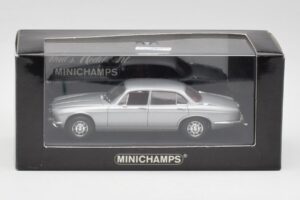 Jaguar XJ12 Series II Prata Minichamps 1:43 400130401 Metal - imagem 4 de 4