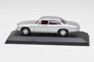 Jaguar XJ12 Series II Prata Minichamps 1:43 400130401 Metal