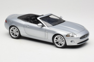 Jaguar XK X150 Cabriolet Prateado Minichamps 1:18 153130533 Metal - imagem 6 de 8