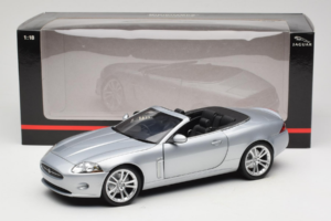 Jaguar XK X150 Cabriolet Prateado Minichamps 1:18 153130533 Metal - imagem 8 de 8