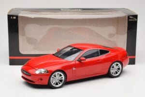 Jaguar XK X150 Vermelho Minichamps 1:18 150130503 Metal - imagem 8 de 8
