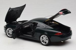 Jaguar XK X150 Verde Minichamps 1:18 153130503 Metal - imagem 5 de 8