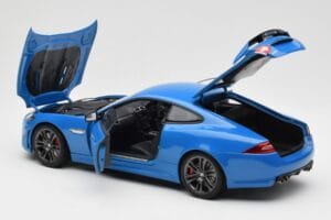 Jaguar XKR-S X150 French Racing Azul AUTOart 1:18 73641 Metal - imagem 5 de 8