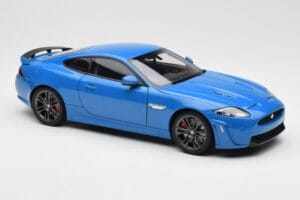 Jaguar XKR-S X150 French Racing Azul AUTOart 1:18 73641 Metal - imagem 6 de 8