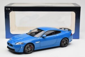 Jaguar XKR-S X150 French Racing Azul AUTOart 1:18 73641 Metal - imagem 8 de 8