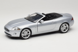 Jaguar XK X150 Cabriolet Prata Minichamps 1:18 150130531 Metal