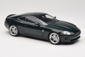 Jaguar XK X150 Coupe Verde Minichamps 1:18 150130501 Metal - imagem 6 de 8