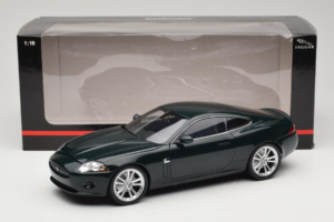 Jaguar XK X150 Verde Minichamps 1:18 150130500 Metal - imagem 8 de 8