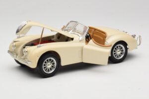 Jaguar XK120 Branco Eduscho 1:18 7482-1HTH Metal - imagem 2 de 8