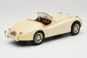 Jaguar XK120 Branco Eduscho 1:18 7482-1HTH Metal - imagem 3 de 8