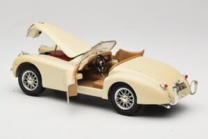 Jaguar XK120 Branco Eduscho 1:18 7482-1HTH Metal - imagem 5 de 8