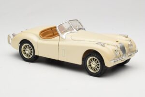 Jaguar XK120 Branco Eduscho 1:18 7482-1HTH Metal - imagem 6 de 8