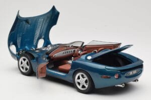 Jaguar XK180 Verde Maisto 1:18 50337 Metal - imagem 5 de 8