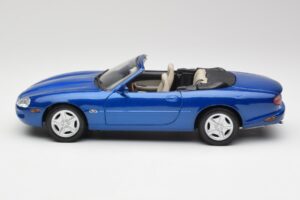 Jaguar XK8 X100 Cabriolet Azure Azul Maisto 1:18 50286 Metal - imagem 4 de 8