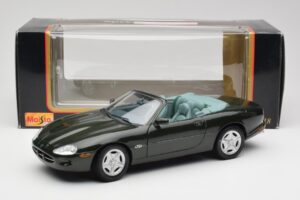 Jaguar XK8 X100 Cabriolet British Racing Verde Maisto 1:18 50285 Metal - imagem 8 de 8