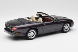 Jaguar XKR X100 Cabriolet Cinzento Maisto 1:18 50331 Metal - imagem 3 de 8