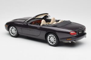 Jaguar XKR X100 Cabriolet Cinzento Maisto 1:18 50331 Metal - imagem 7 de 8