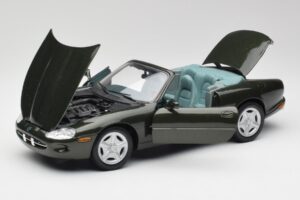 Jaguar XKR X100 Cabriolet Verde Maisto 1:18 37800-M1 Metal - imagem 2 de 8