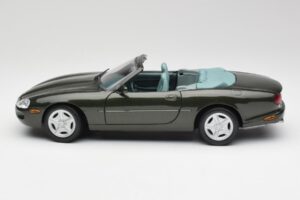 Jaguar XKR X100 Cabriolet Verde Maisto 1:18 37800-M1 Metal - imagem 4 de 8