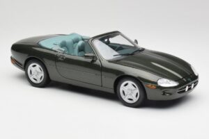 Jaguar XKR X100 Cabriolet Verde Maisto 1:18 37800-M1 Metal - imagem 6 de 8