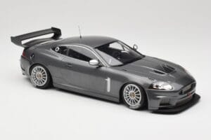 Jaguar XKR GT3 Grey Metallic Minichamps 1:18 150081390 Metal - imagem 4 de 6