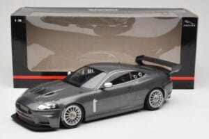 Jaguar XKR GT3 Grey Metallic Minichamps 1:18 150081390 Metal - imagem 6 de 6