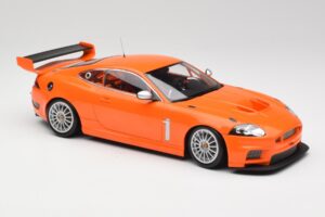 Jaguar XKR GT3 Racing Orange Minichamps 1:18 150081391 Metal - imagem 4 de 6