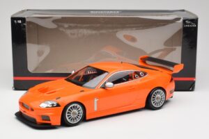 Jaguar XKR GT3 Racing Orange Minichamps 1:18 150081391 Metal - imagem 6 de 6