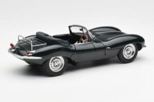 Jaguar XKSS Steve McQueen Personal Car AUTOart 1:18 73526 Metal - imagem 3 de 8