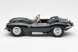 Jaguar XKSS Steve McQueen Personal Car AUTOart 1:18 73526 Metal - imagem 4 de 8
