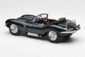 Jaguar XKSS Steve McQueen Personal Car AUTOart 1:18 73526 Metal - imagem 7 de 8