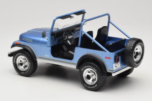 Jeep CJ-7 Laredo Azul MCG 1:18 MCG18553 Metal - imagem 5 de 6