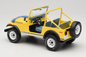 Jeep CJ-7 Renegade Amarelo MCG 1:18 MCG18552 Metal - imagem 5 de 6