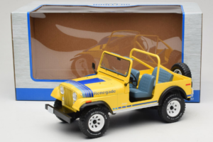 Jeep CJ-7 Renegade Amarelo MCG 1:18 MCG18552 Metal - imagem 6 de 6
