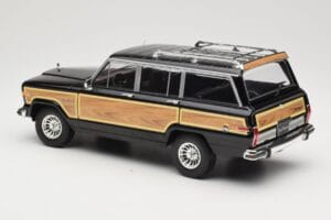Jeep Grand Wagoneer Preto KK-Scale 1:18 KKDC181113 Metal - imagem 5 de 6