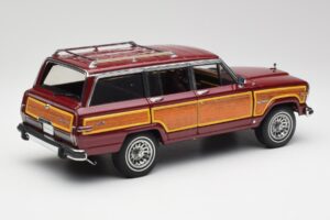 Jeep Grand Wagoneer Classic Vermelho AUTOart 1:18 74002 Metal - imagem 3 de 8