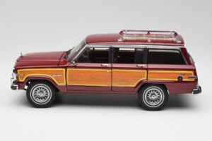 Jeep Grand Wagoneer Classic Vermelho AUTOart 1:18 74002 Metal - imagem 4 de 8