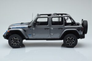 Jeep Wrangler 4xe Prateado GT Spirit 1:18 GT419 Resina - imagem 3 de 6