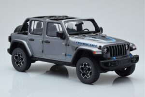 Jeep Wrangler 4xe Prateado GT Spirit 1:18 GT419 Resina - imagem 4 de 6