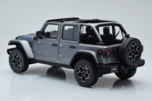 Jeep Wrangler 4xe Prateado GT Spirit 1:18 GT419 Resina - imagem 5 de 6