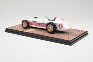 Watson Roadster #8 P. Flaherty John Zink Racing Indianapolis 500 Winner 1956 Carousel 1 1:18 143000 Metal - imagem 5 de 6