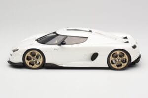 Koenigsegg CC850 Crystal White GT Spirit 1:18 GT903 Resina - imagem 3 de 6